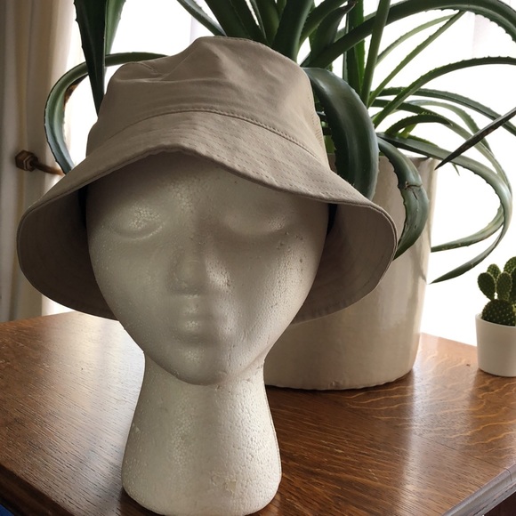 Columbia hat - Picture 3 of 3